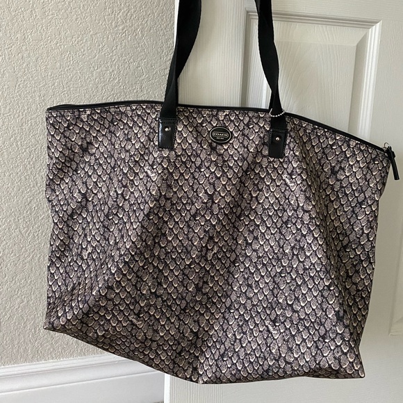 Coach Large Weekender Tote PACKABLE Luggage 2 piece set NEW Cosmetic/ sm pouch - Picture 8 of 8